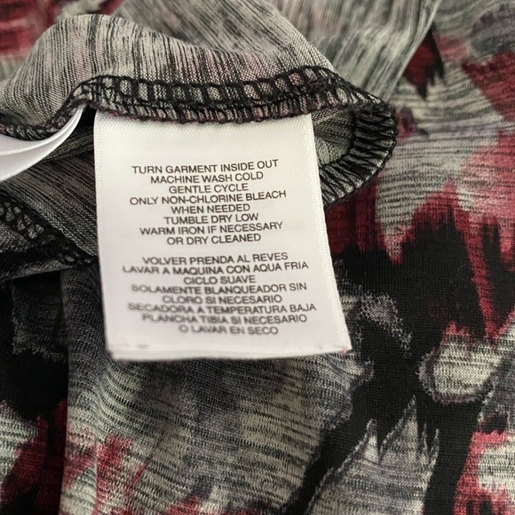 Kasper Gray Black & Burgundy Print Cowl Neck Cap Sleeve Top Size Medium - Picture 8 of 8
